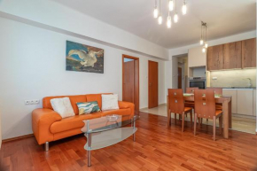 Cosy flat close to central